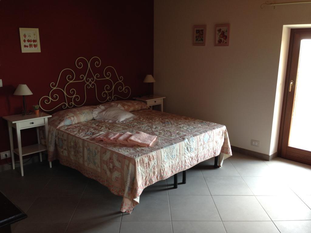 Agriturismo Fruttirossi Trofarello Номер фото